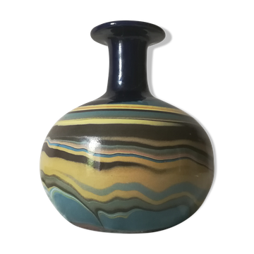 Vase boule en terre mêlée