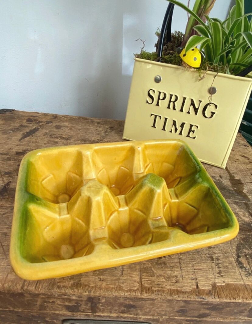 Ceramic egg dish