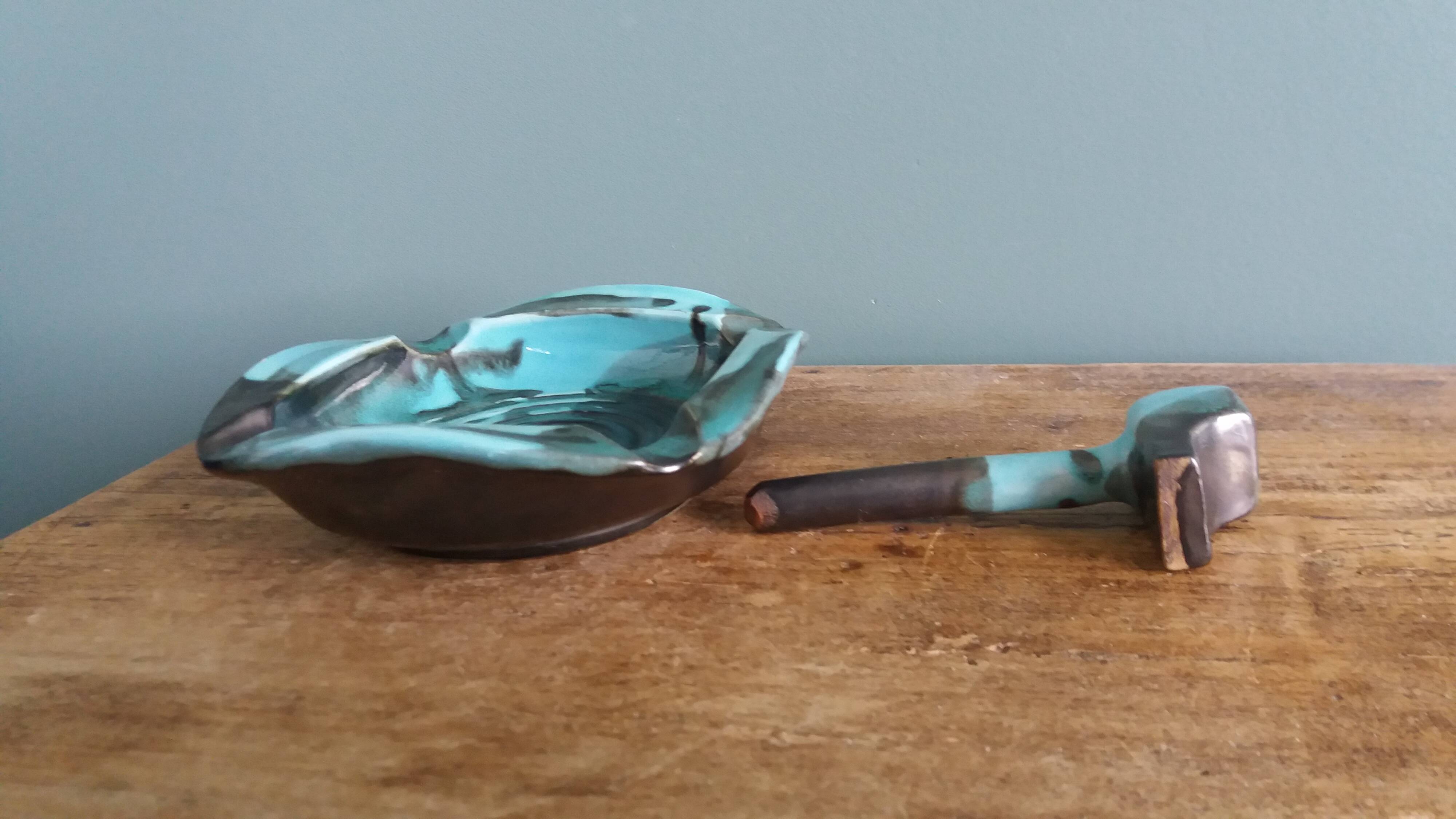 Ashtray signed by André Chaudemanche at Mezeray in Malicorne clay.