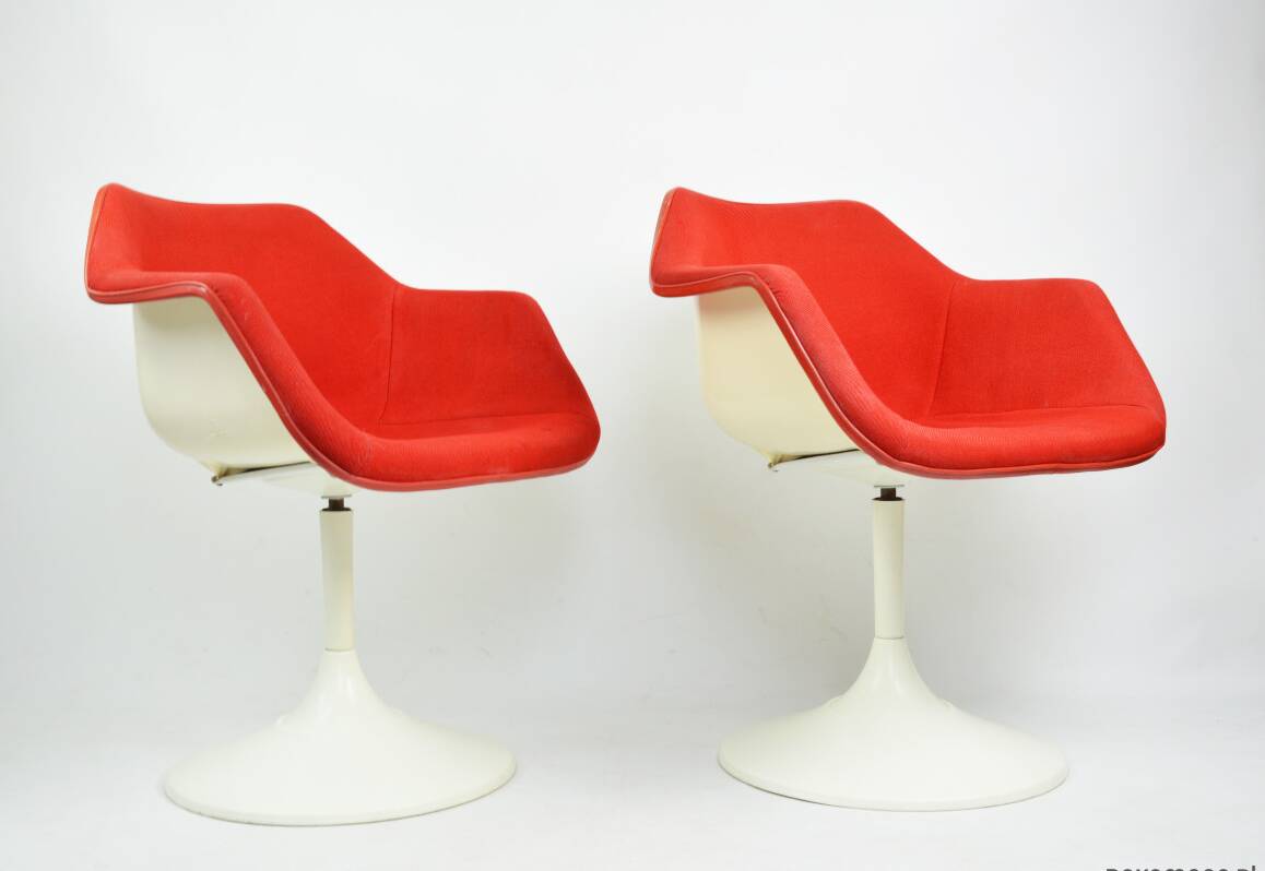 Paire de chaises conçues par R. Day pour Overman, Suède, années 1960.