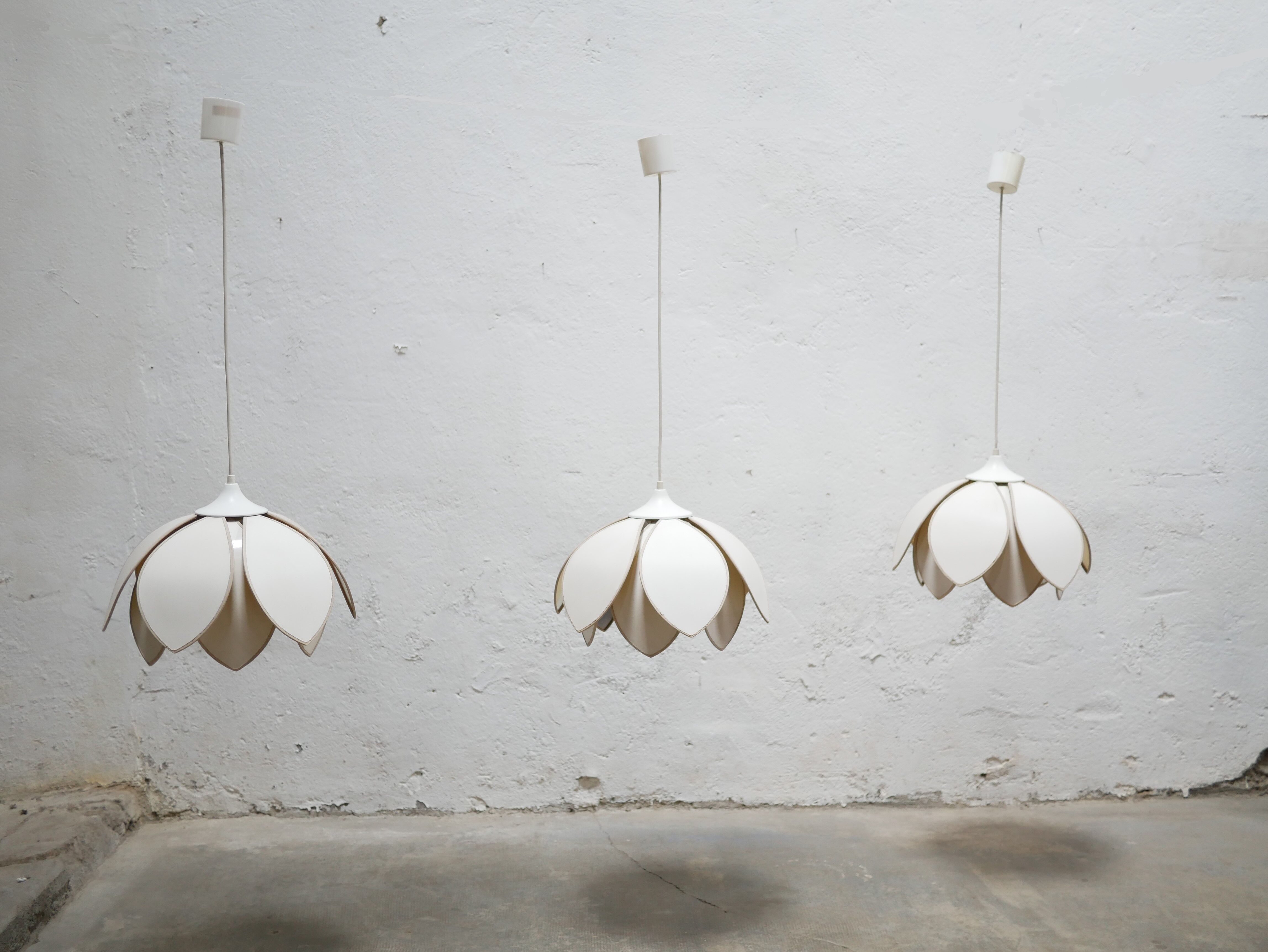 Vintage lotus flower pendant lamp