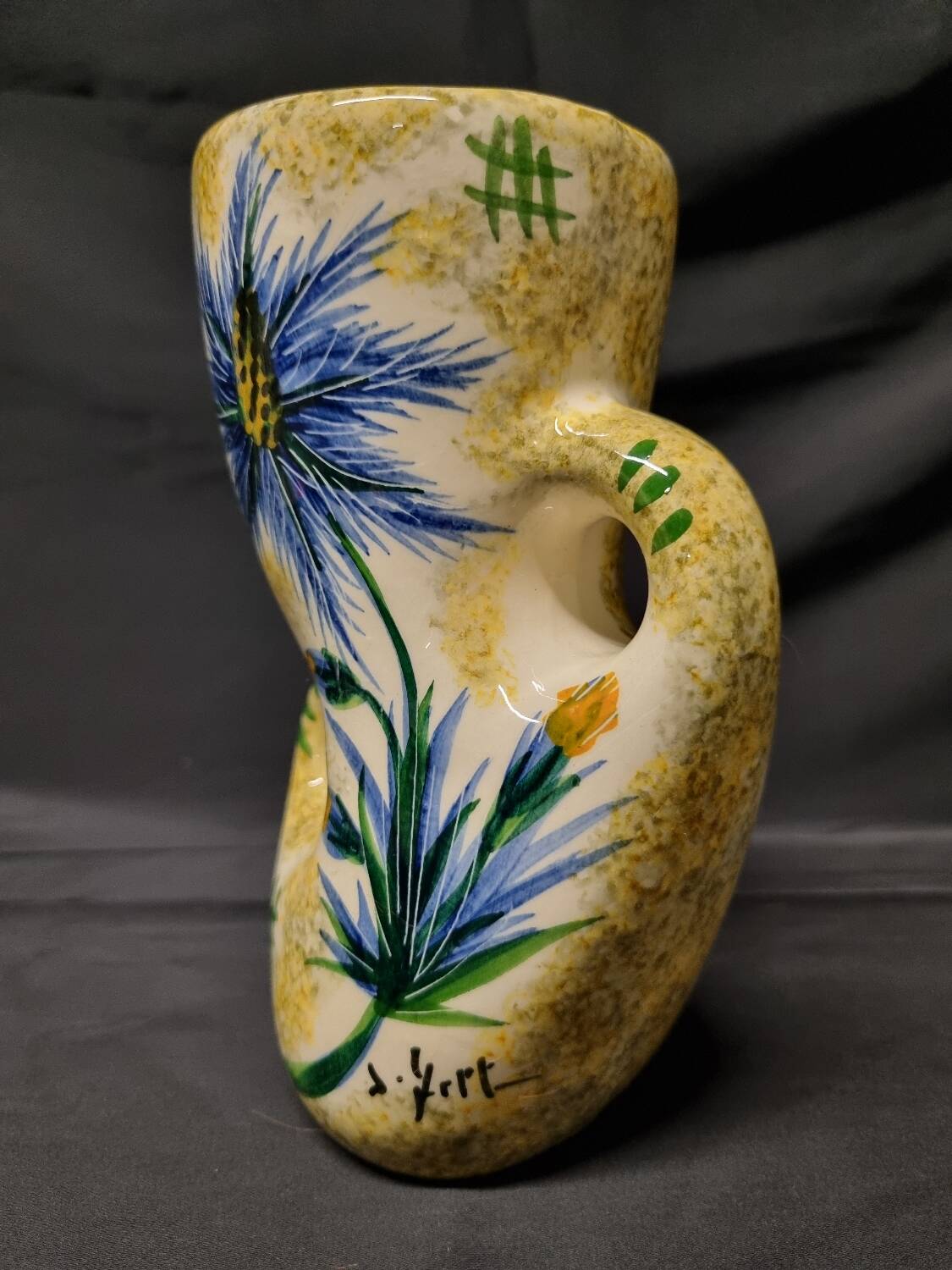 Vase J. Yell blue thistles