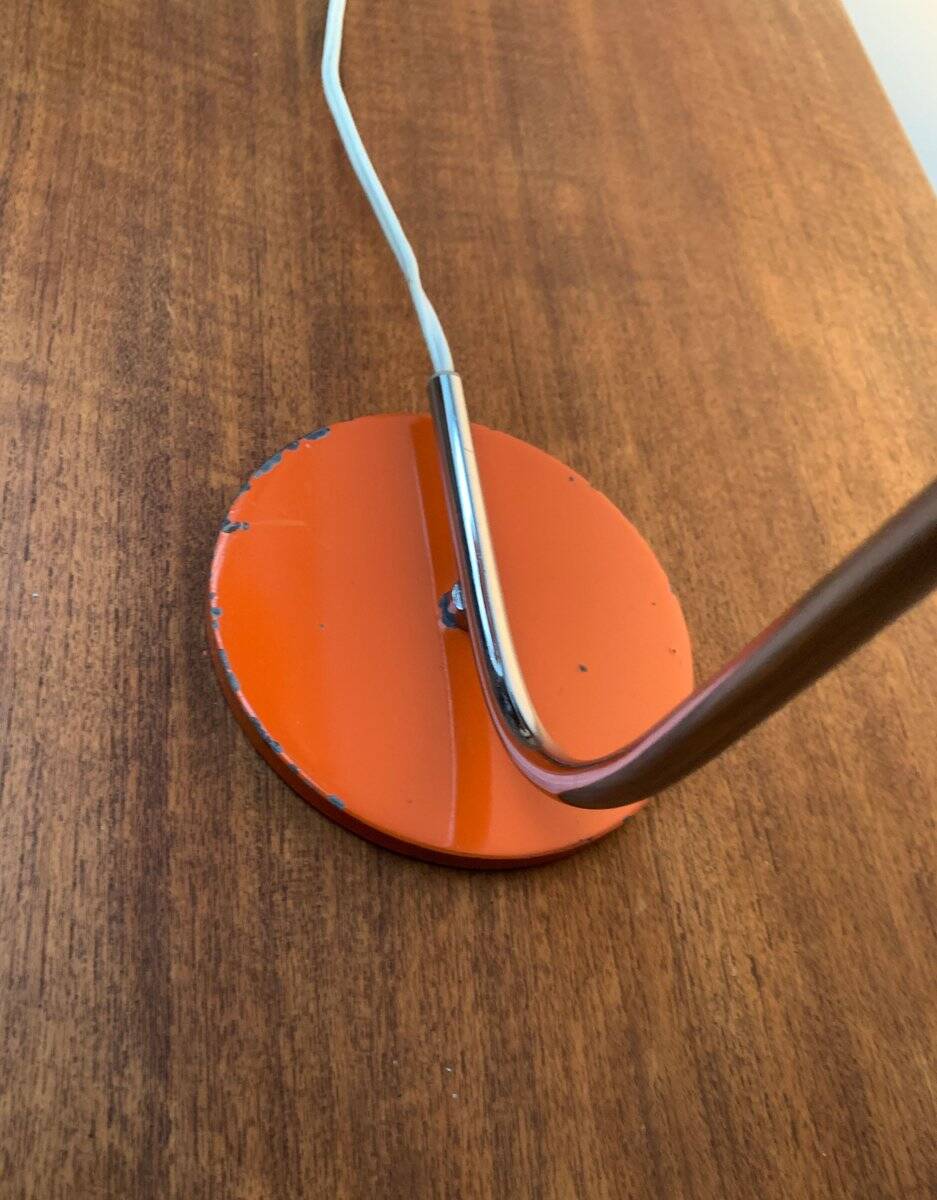 Vintage Italian magnetic table lamp from the space age.