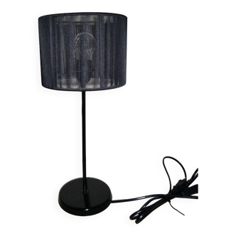 Lampe noire ajourée