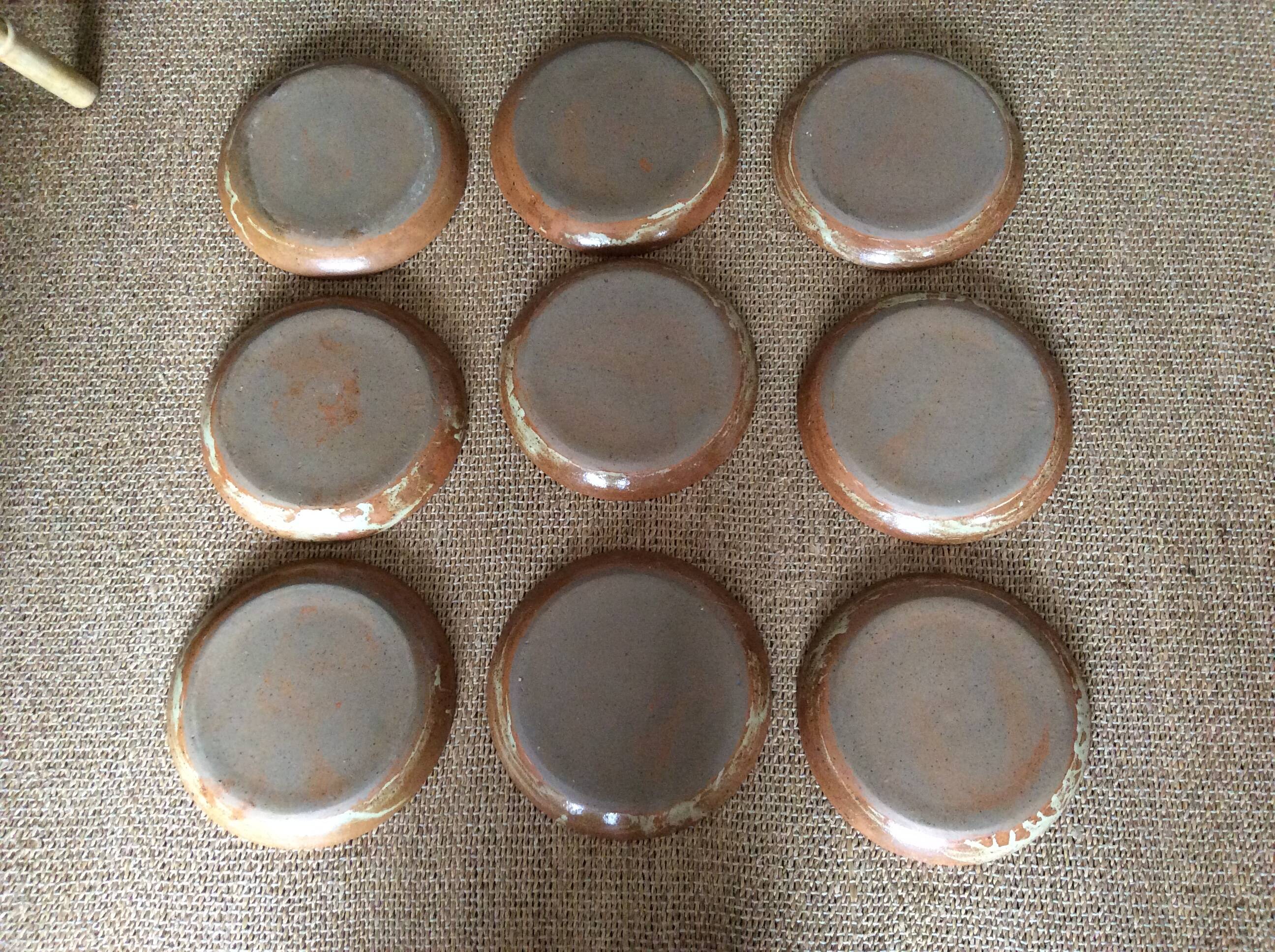 9 stoneware flat plates