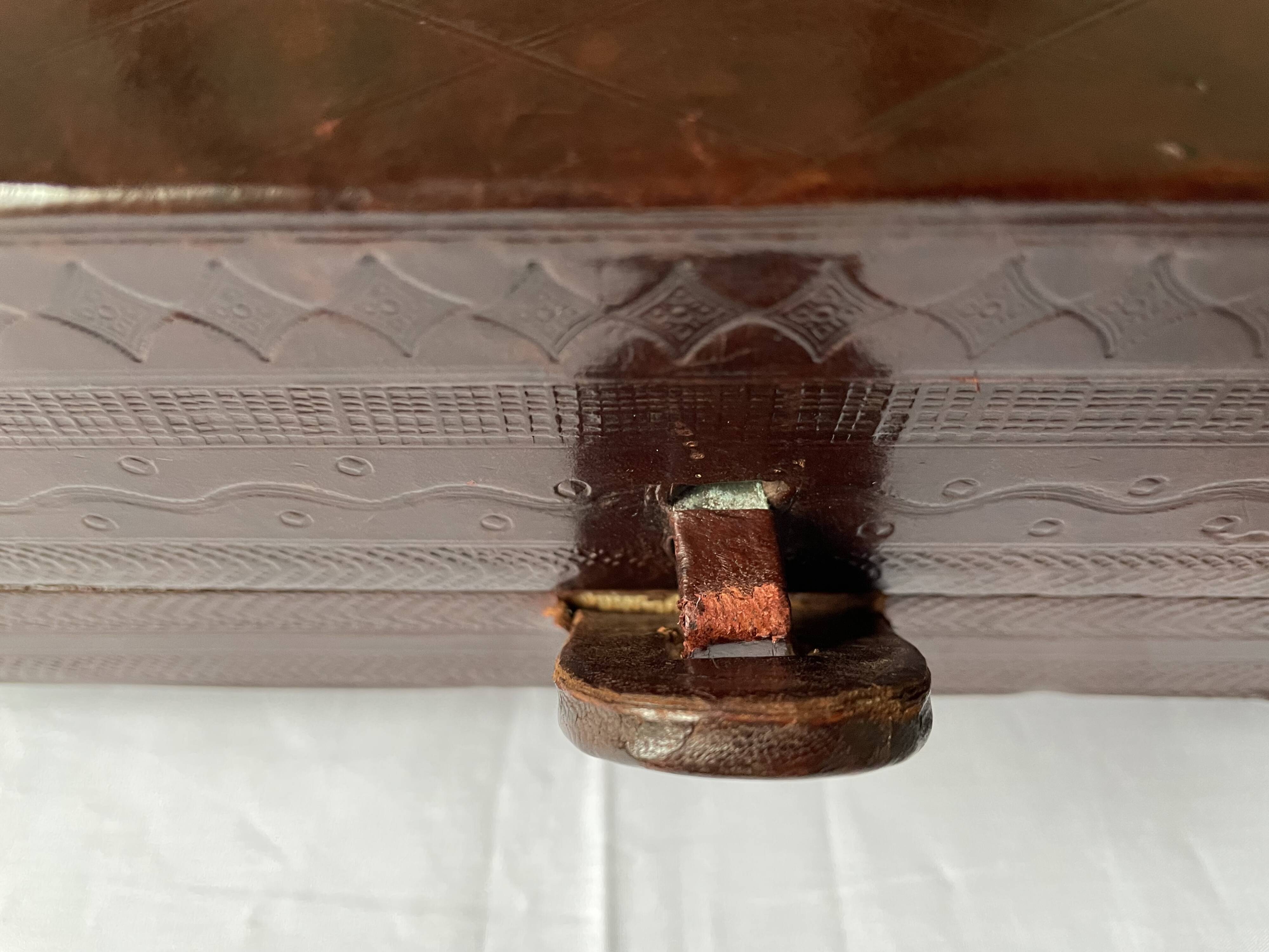 Coffret en cuir embossé Touareg