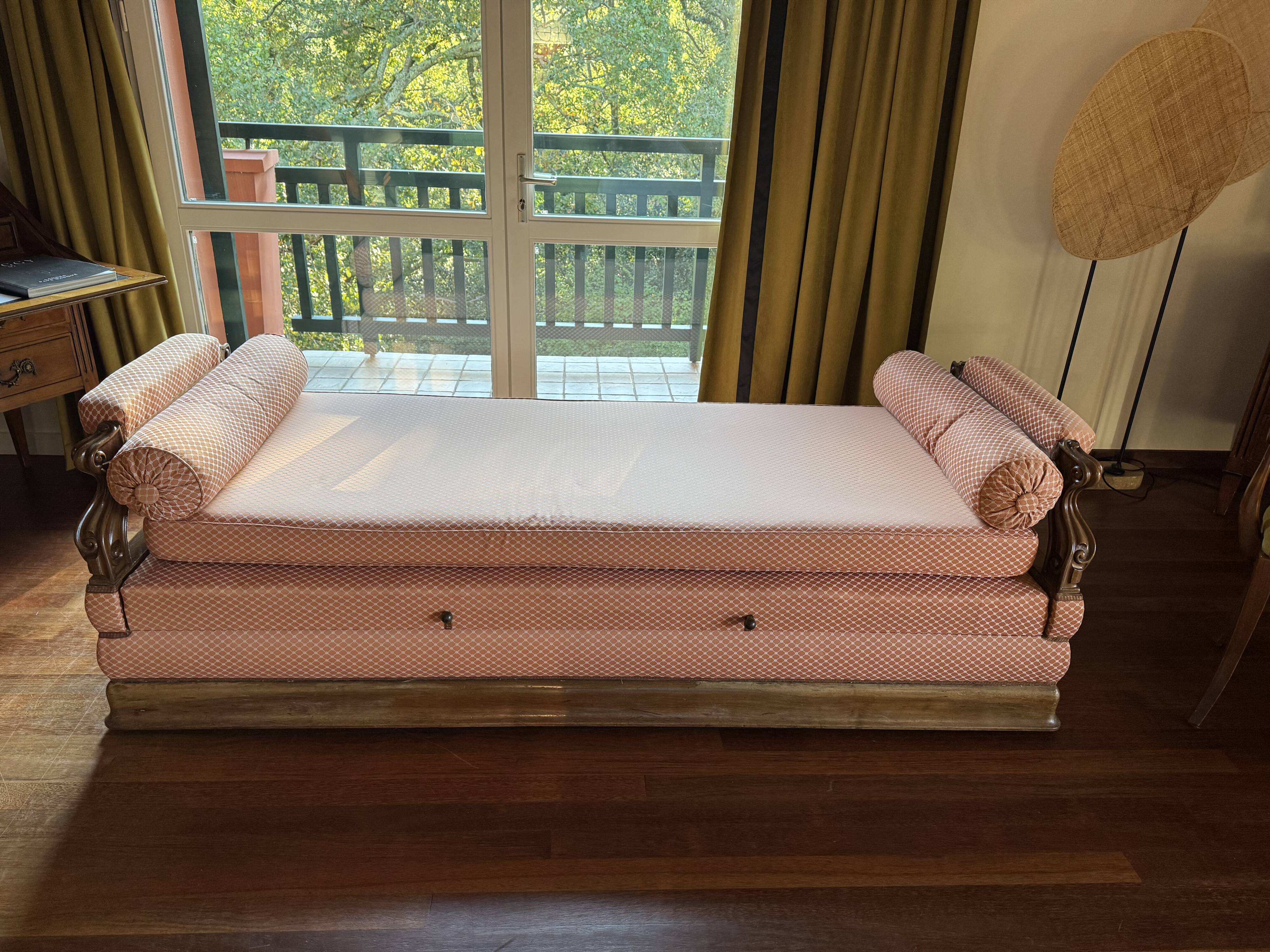 Méridienne vintage en bois sculpté