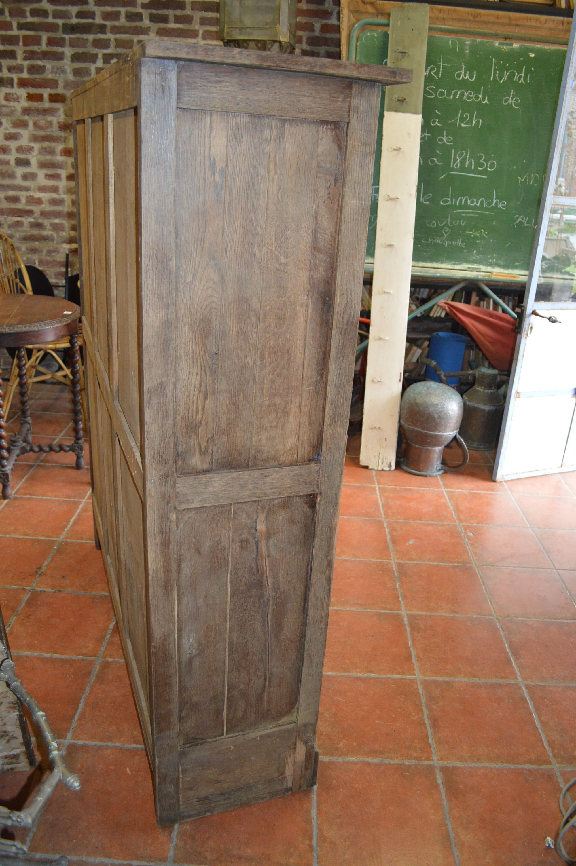 Classeur à portes en chêne