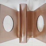 Porte revue en plexiglas distribué par Roche Bobois