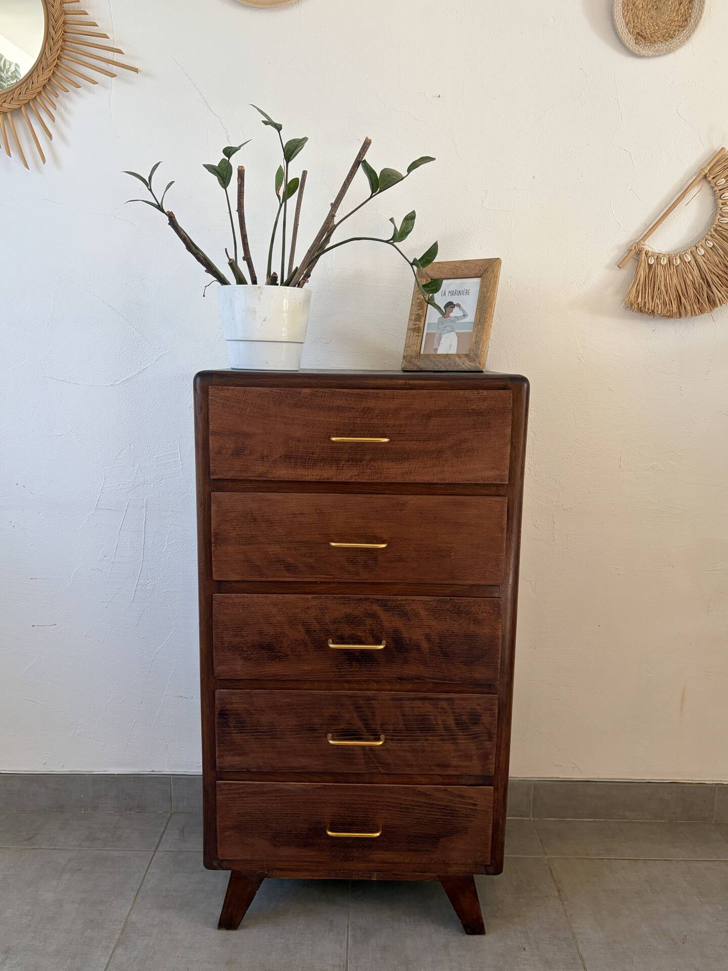 Vintage chest of drawers/commode from the 1960s.