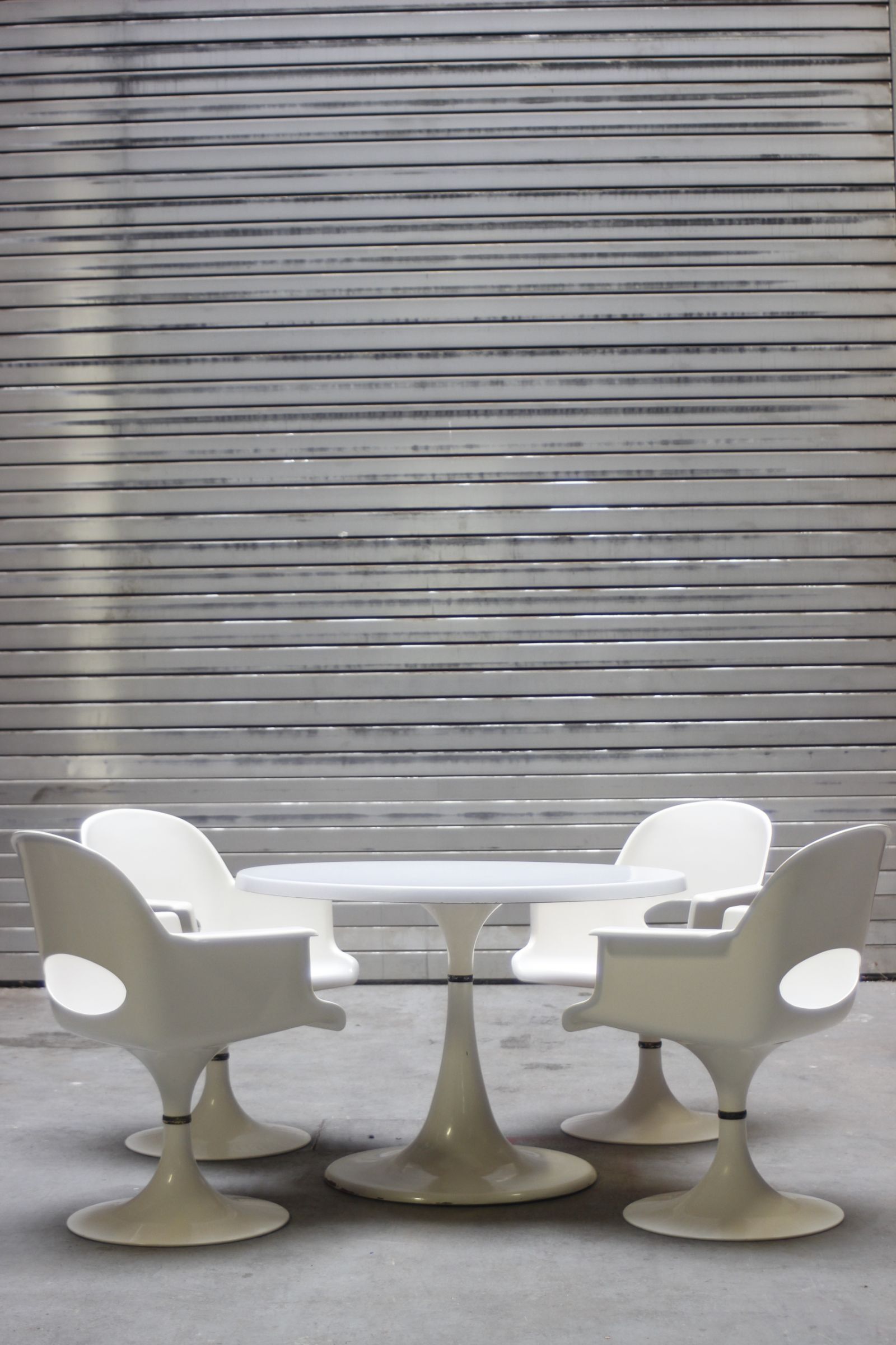 Dining Room Table and Chairs at Kurz's Tulipe Space Age, 1970s
