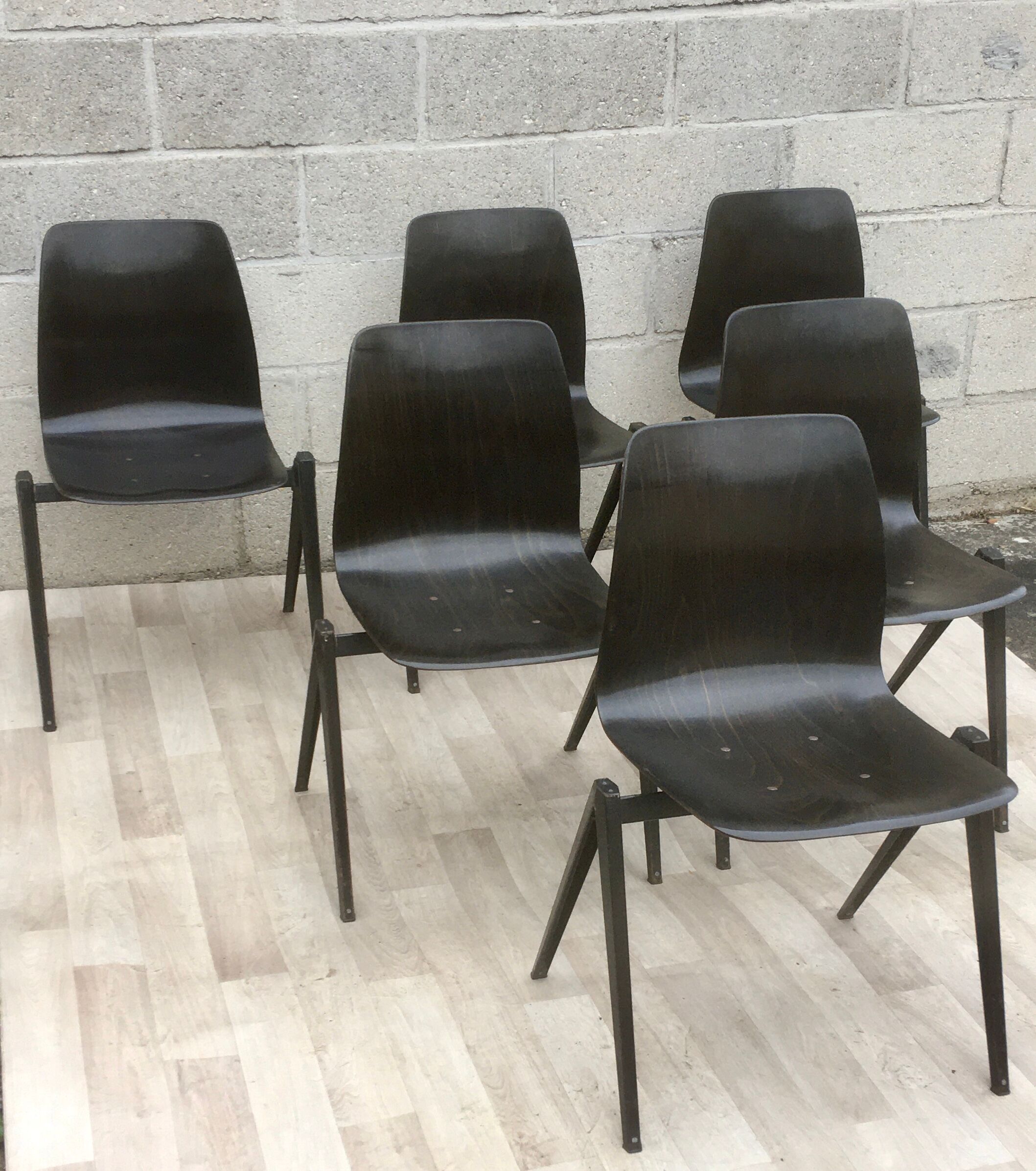 Set of 6 Dutch design and vintage chairs S22