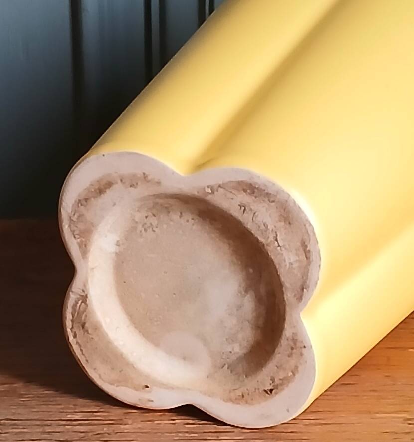 Bicolour vase in the spirit of India Mahdavi, circa 1990.