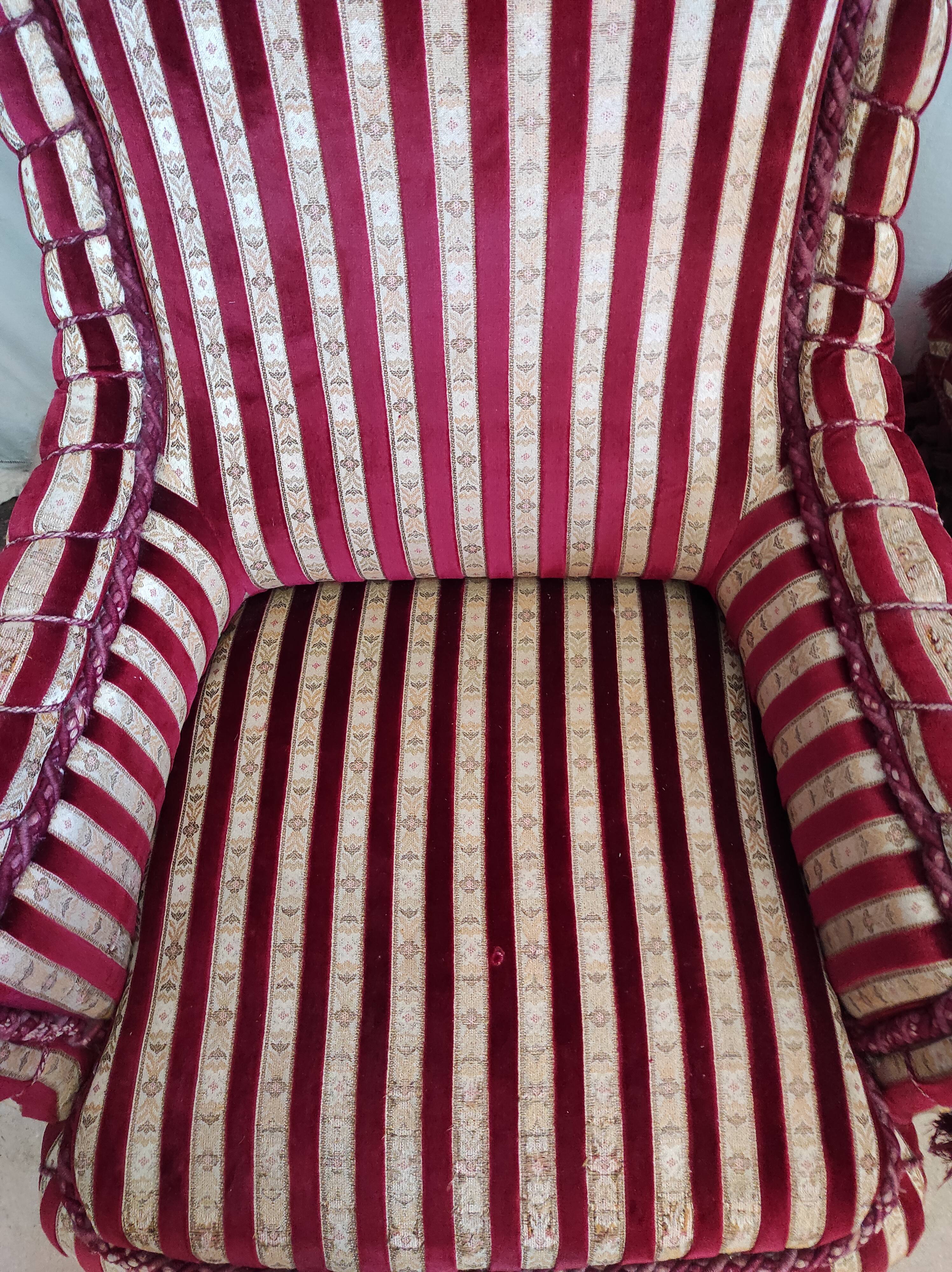 Salon Napoléon III in Jacquard-patterned velvet and trimnests