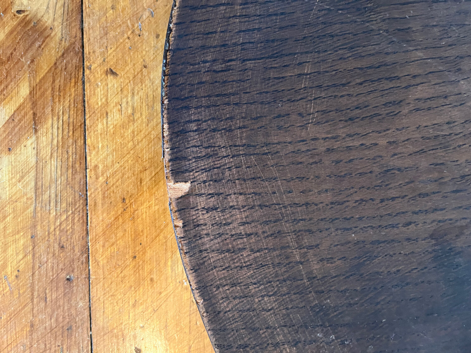 Table d'appoint en bois trépied