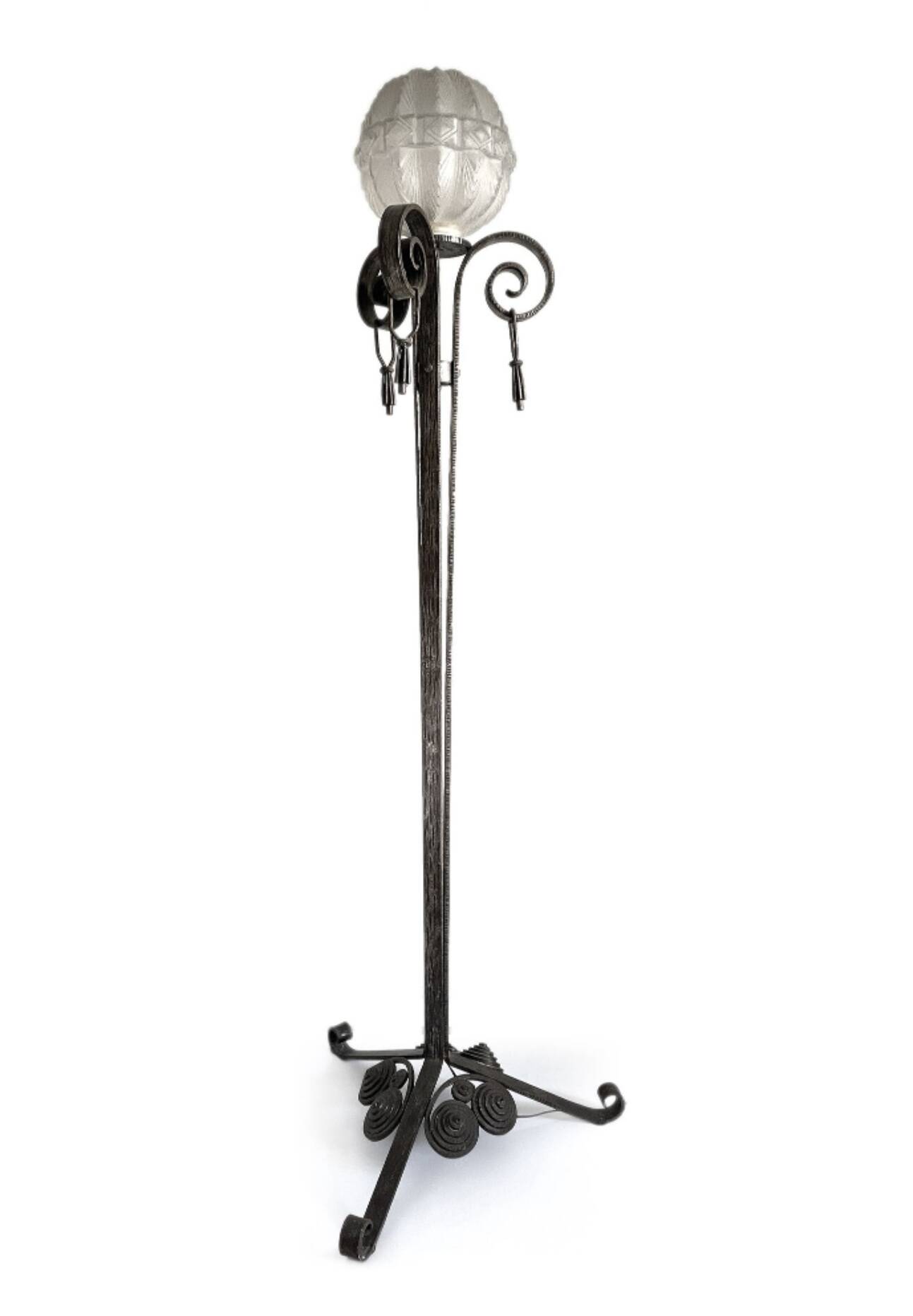 Large art deco floor lamp in wrought iron and white pressed molded glass (height 211 cm)