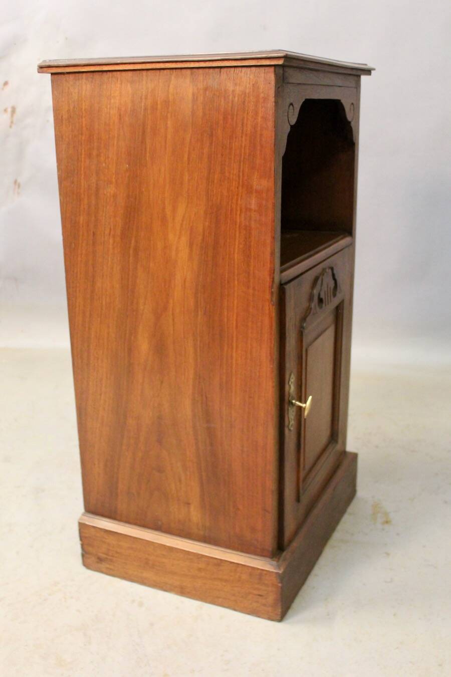 English Mahogany Nightstand 1900