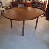 Table à repas de style scandinave en teck