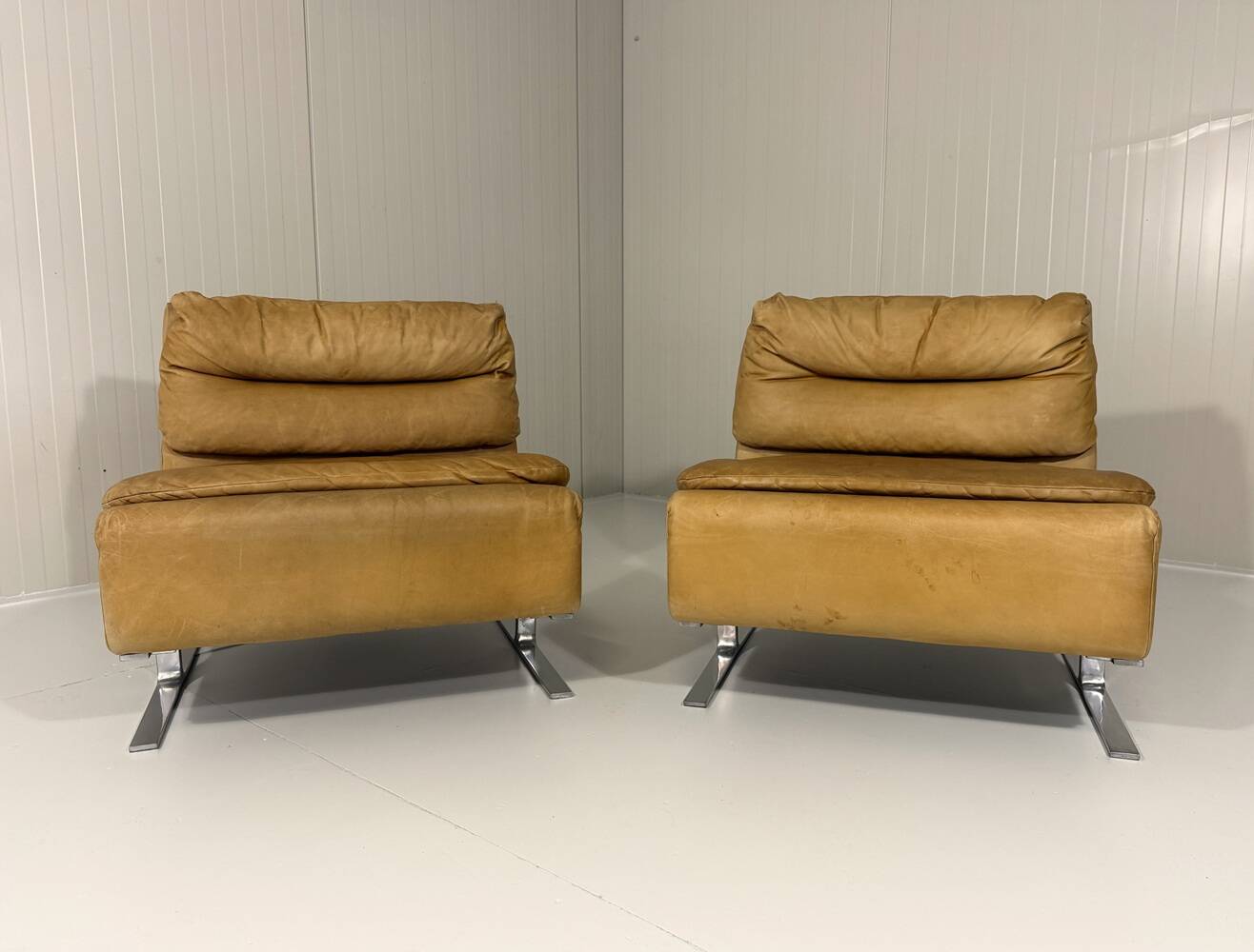 Special lounge chairs chrome & leather 1960’s