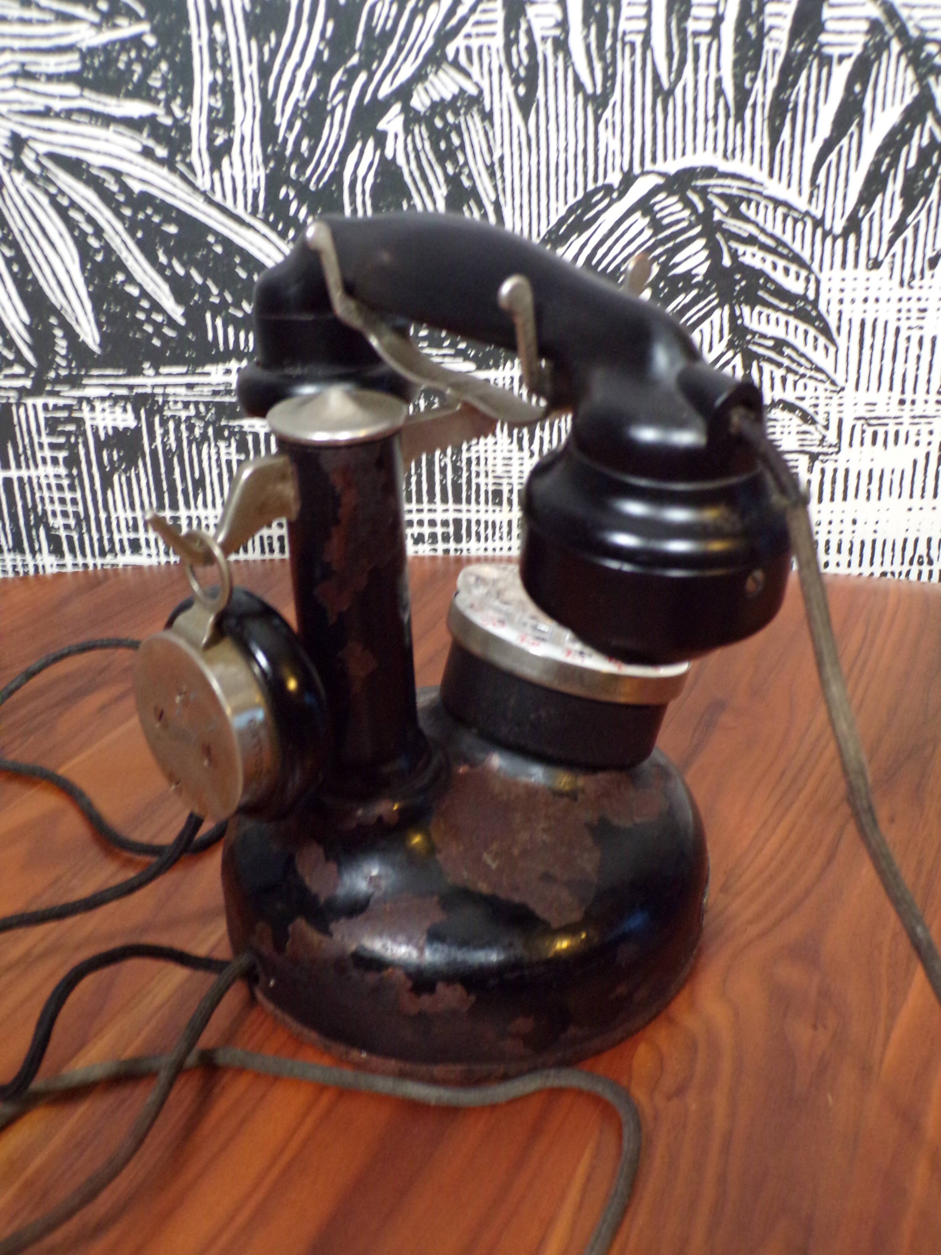 1930 column telephone