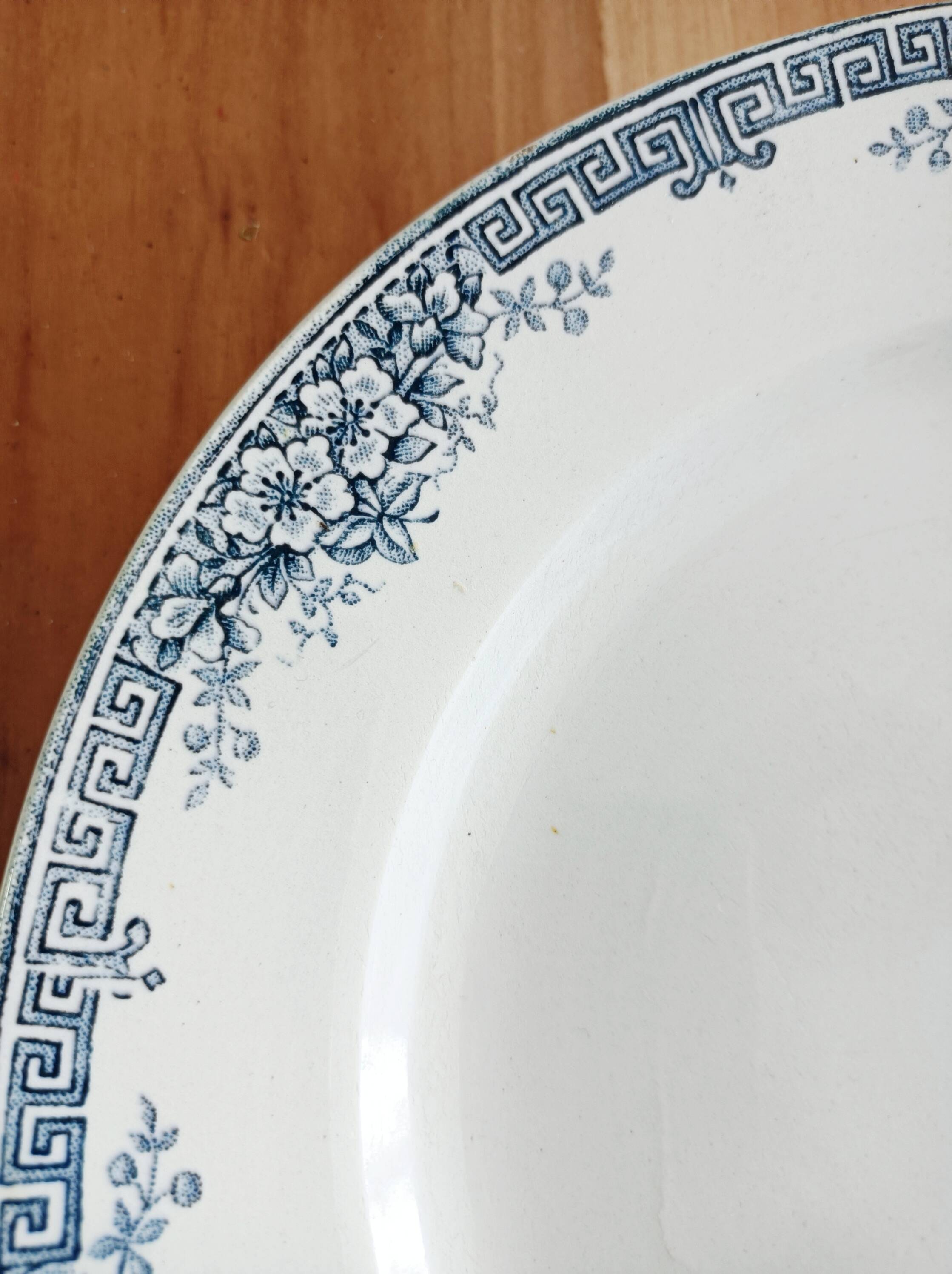 Mounted plate, Saint-Amand ironstone compote dish, Lucy