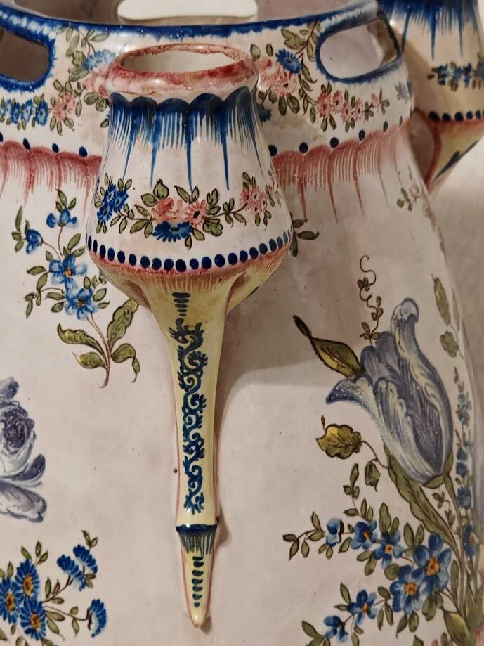Important Meissen Charolles vase, 18th-19th century, glazed porcelain, 40cm