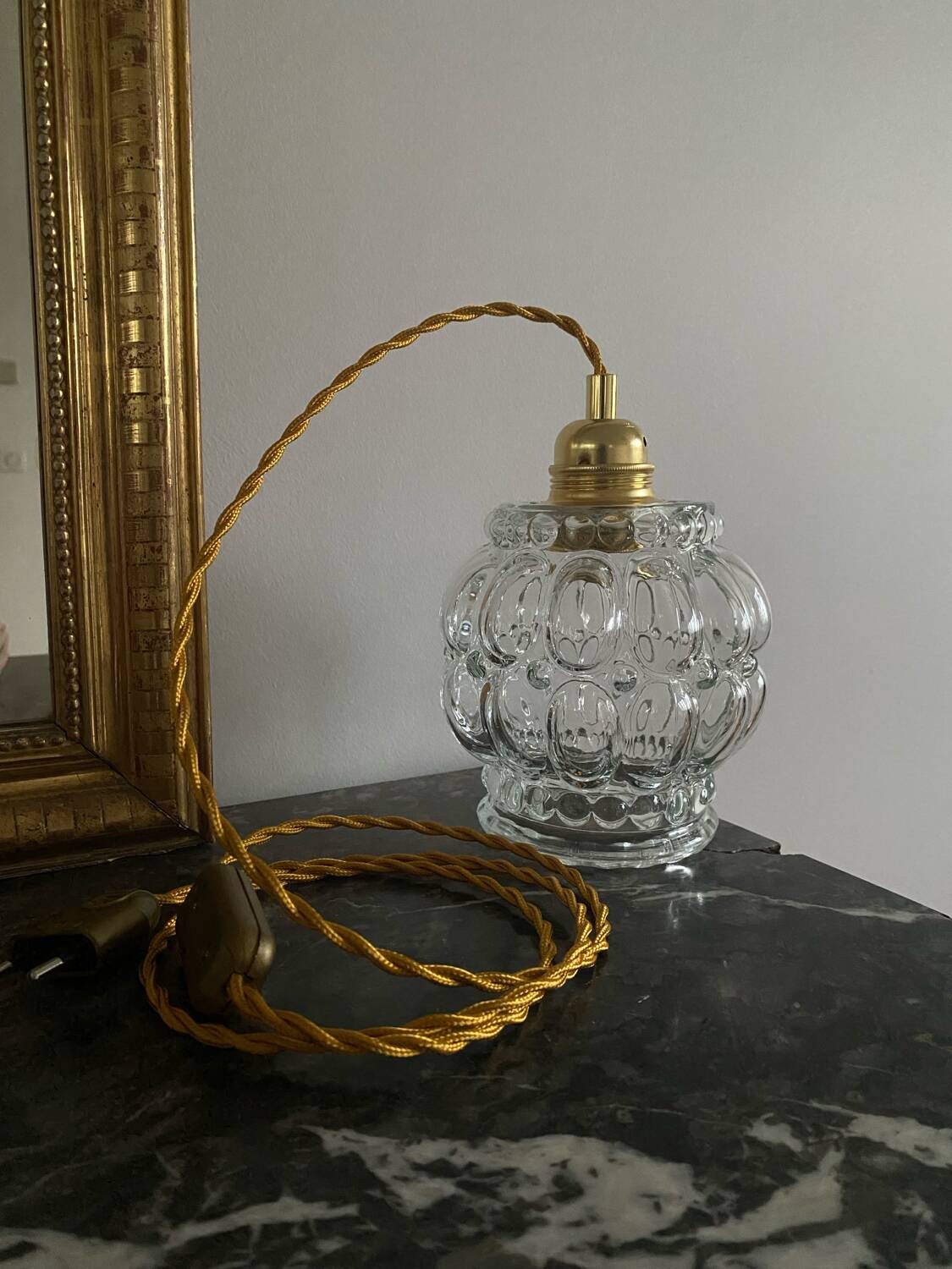 Suspension with vintage glass globe