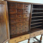 Cabinet de poste en chêne d'un presbytère belge, vers 1900-1920