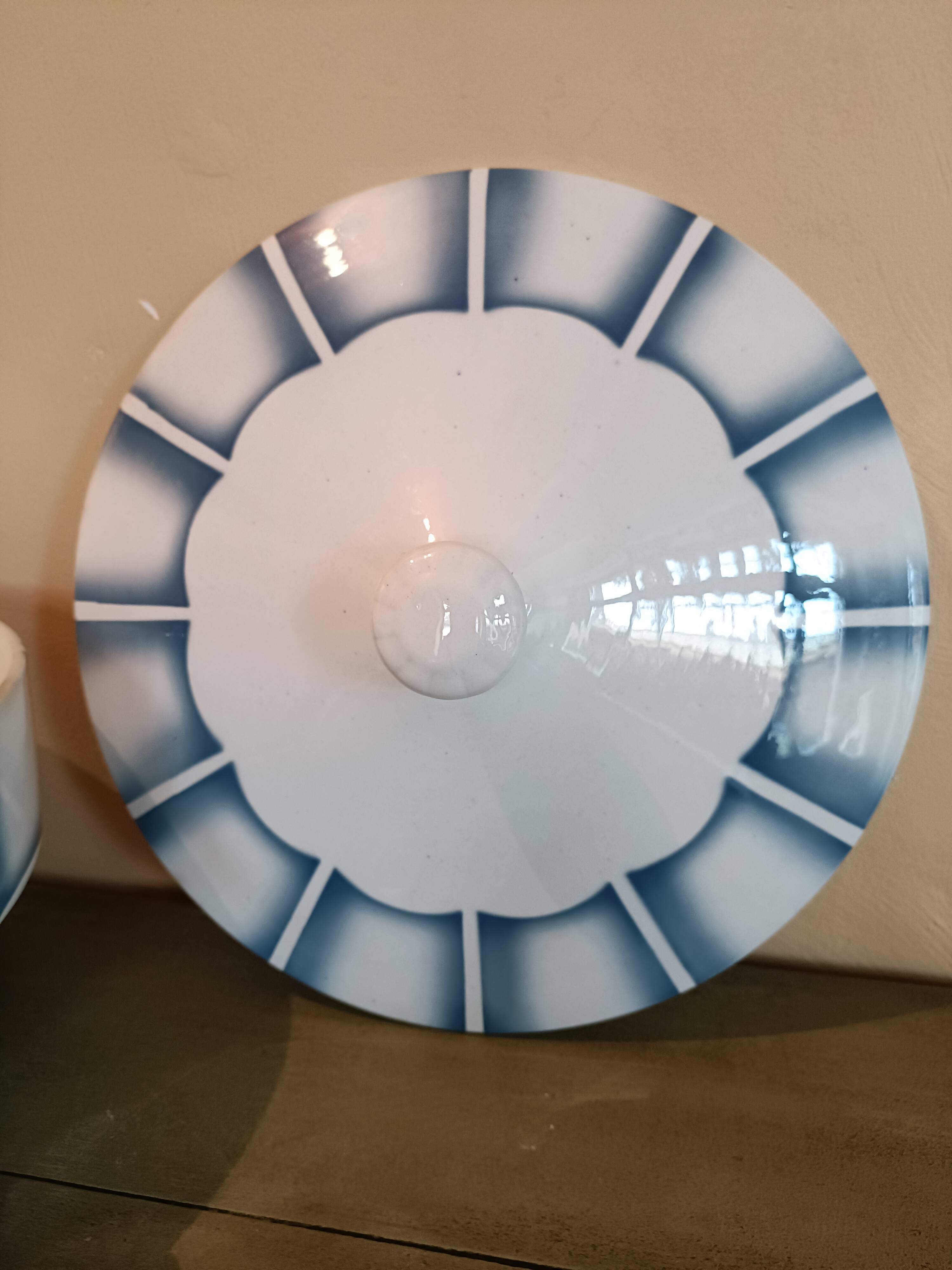 Digoin Sarreguemines soup tureen