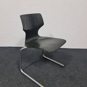 Chaise tubulaire Flottoto vintage