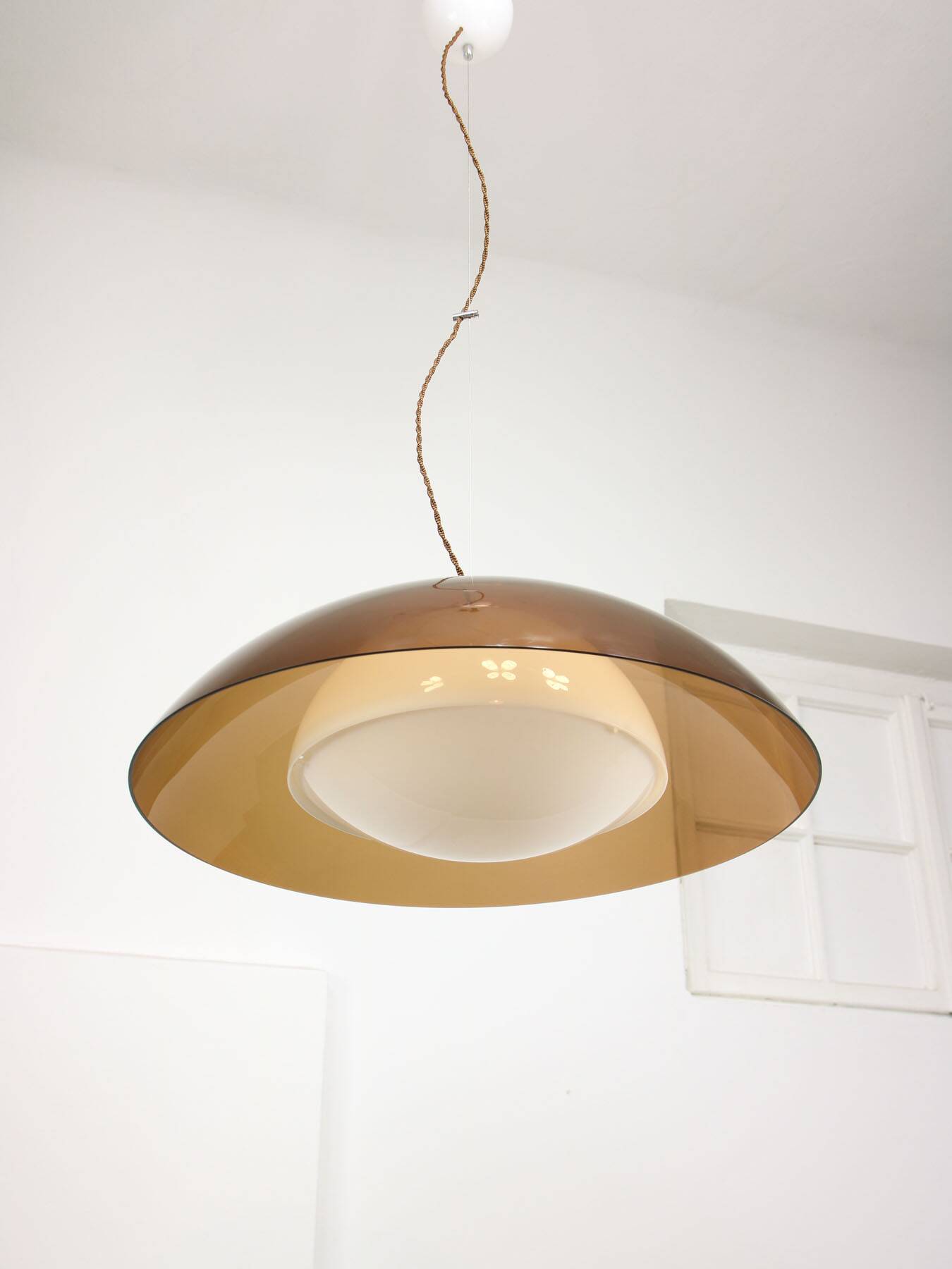 Lampe Space Age en forme d'ovni marron rare de Guzzini, années 1970