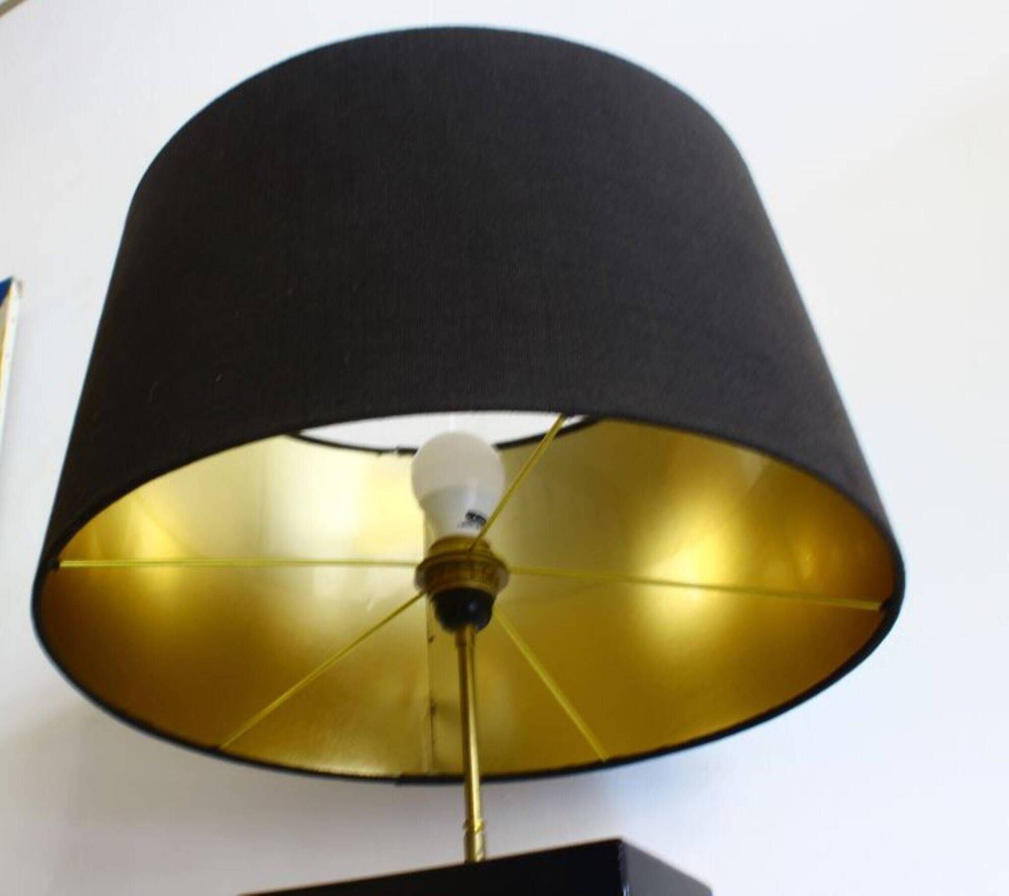 Black lacquered wooden table lamp designed by Roger Vanhevel, 1970s.