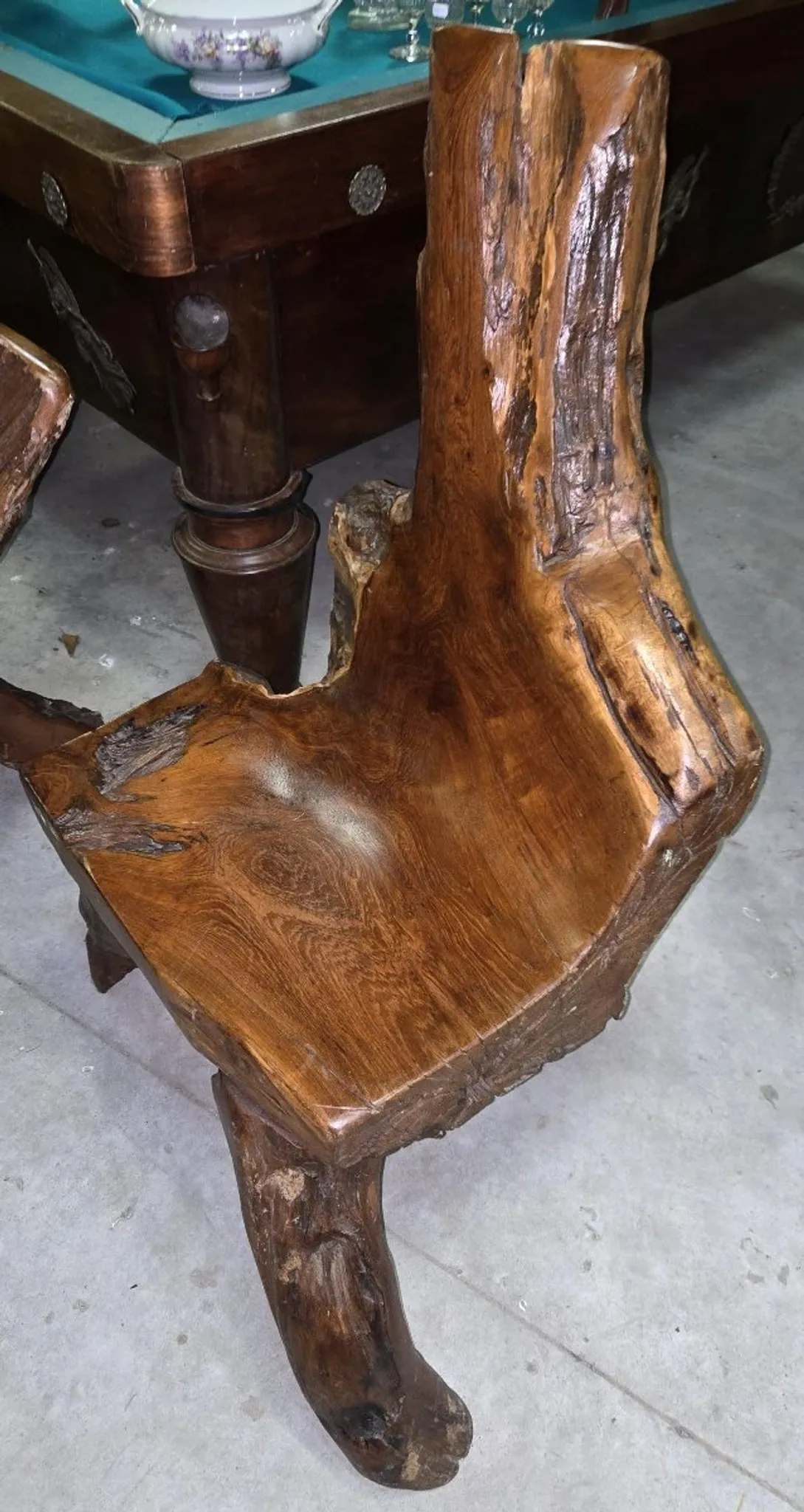 Sculptural armchair in solid wood – Unique piece, organic design