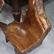 Sculptural armchair in solid wood – Unique piece, organic design