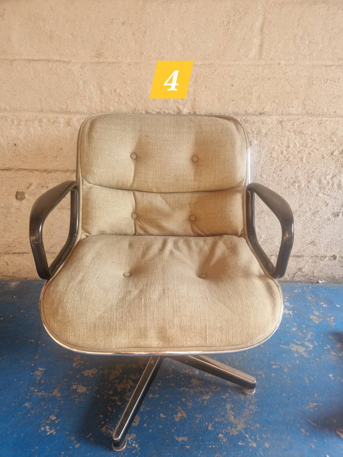 Set of 4 Charles Pollock style armchairs for Knoll