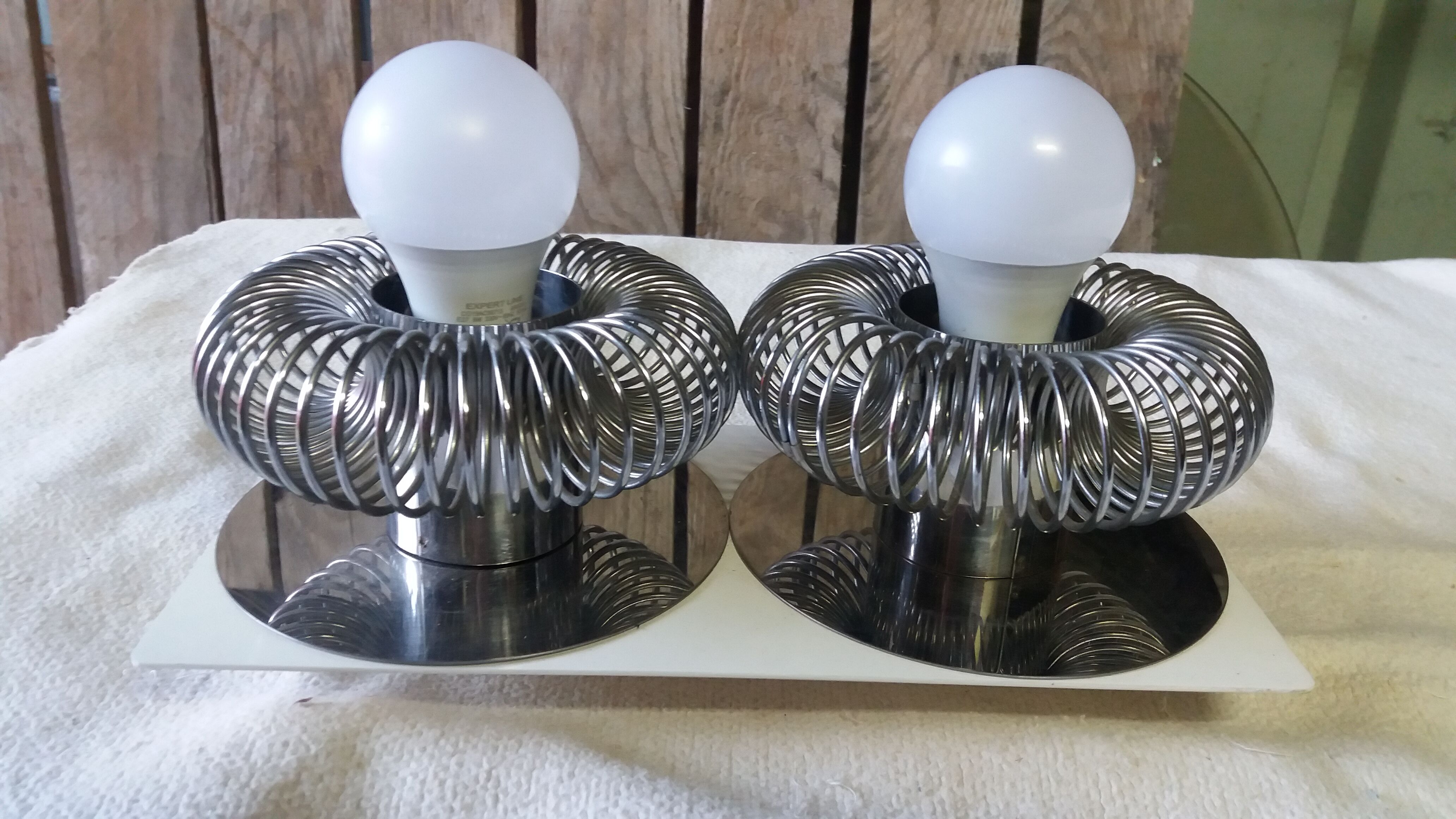 Iron wall lamp 2 bulbs