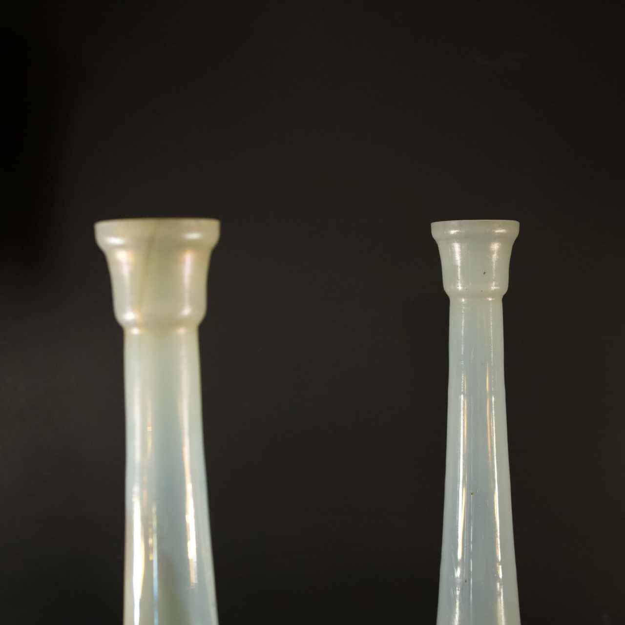 WILHELM KRALIK & SOHN Bohème, pair of Art Nouveau iridescent glass vases, ca 1910