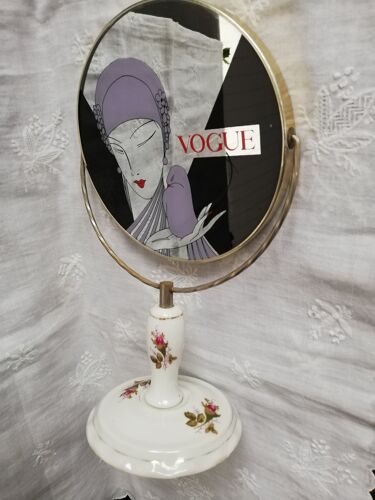Miroir "Vogue" sur pied en porcelaine 15X28cm