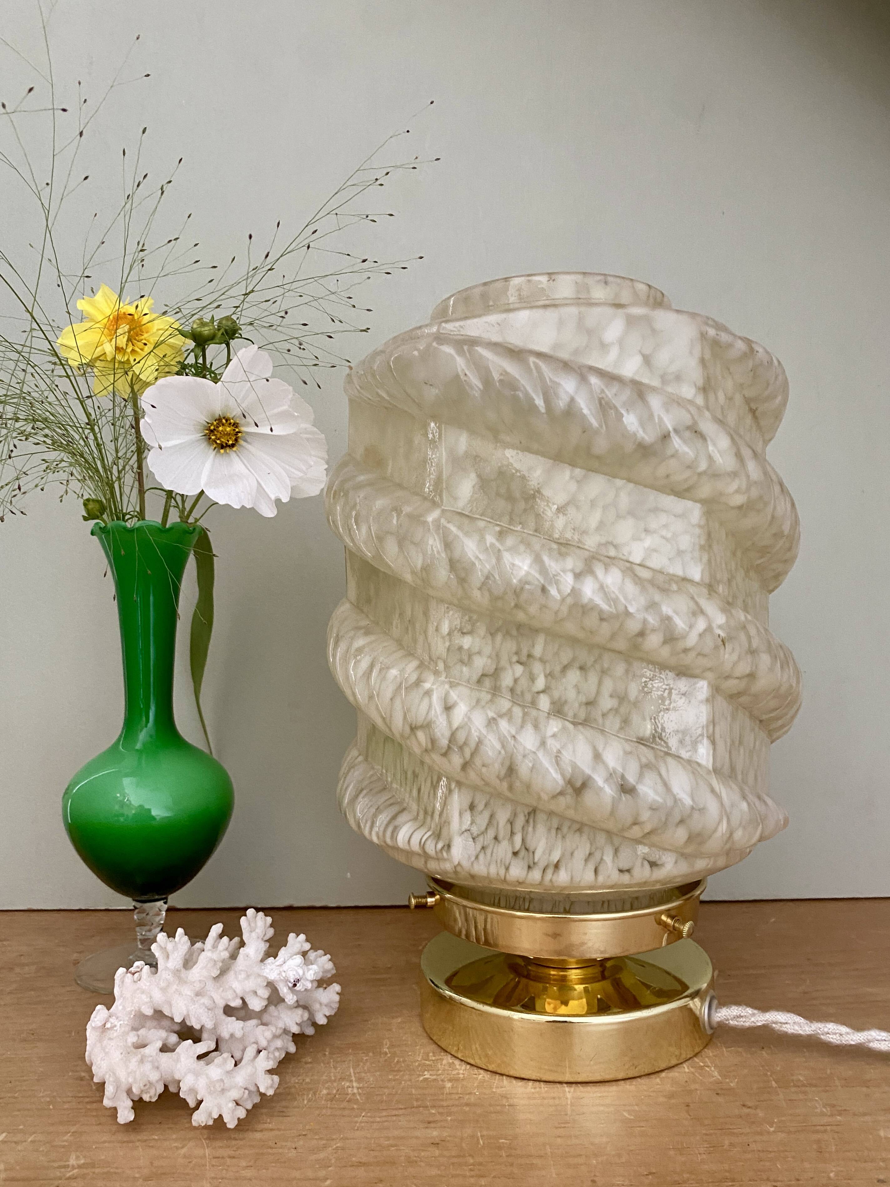 Vintage art deco globe table lamp in pale yellow Clichy glass