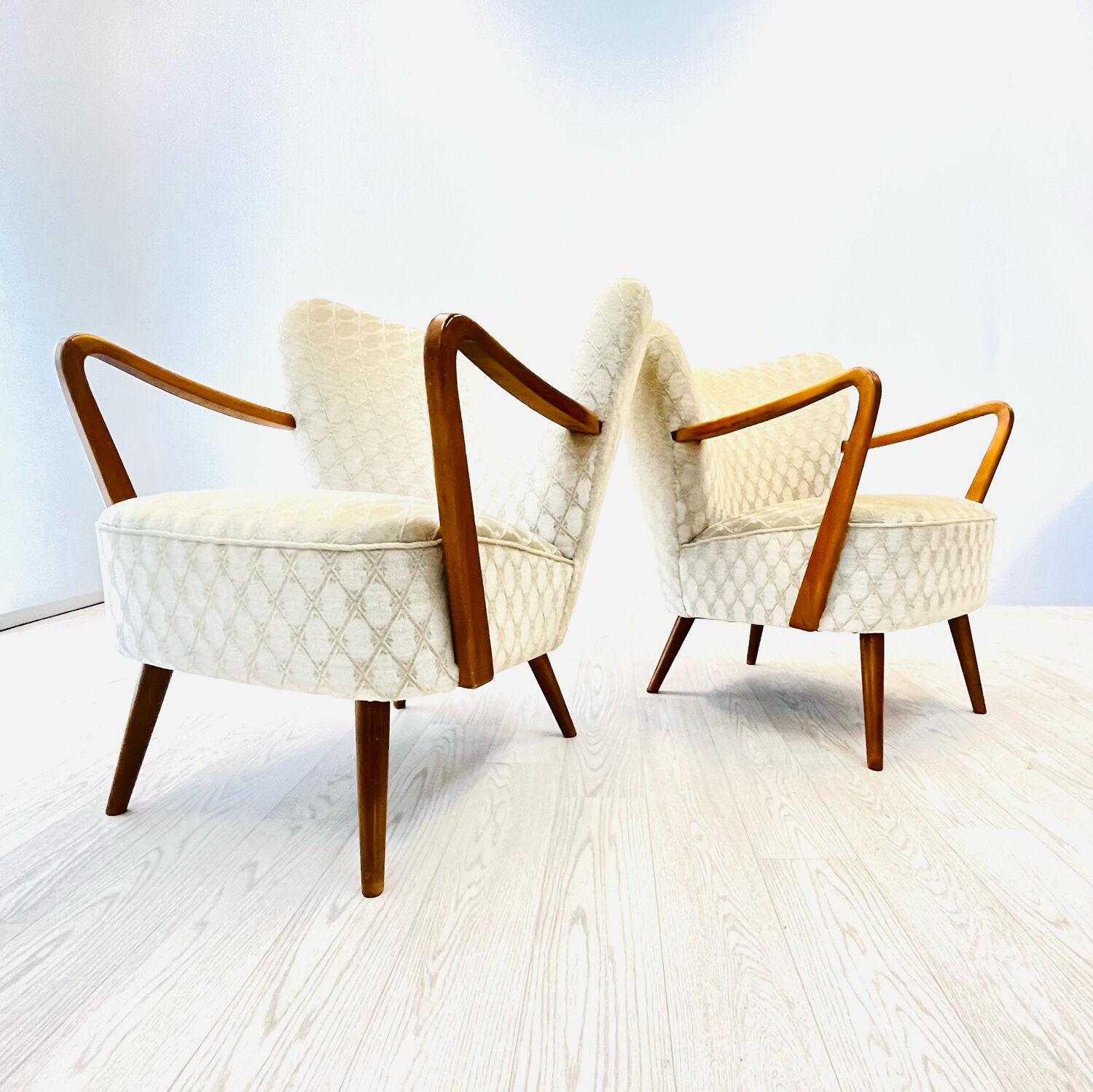 Pair cocktail chairs