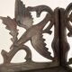 Etagère d'angle ancienne en bois sculpté oiseaux XIXe