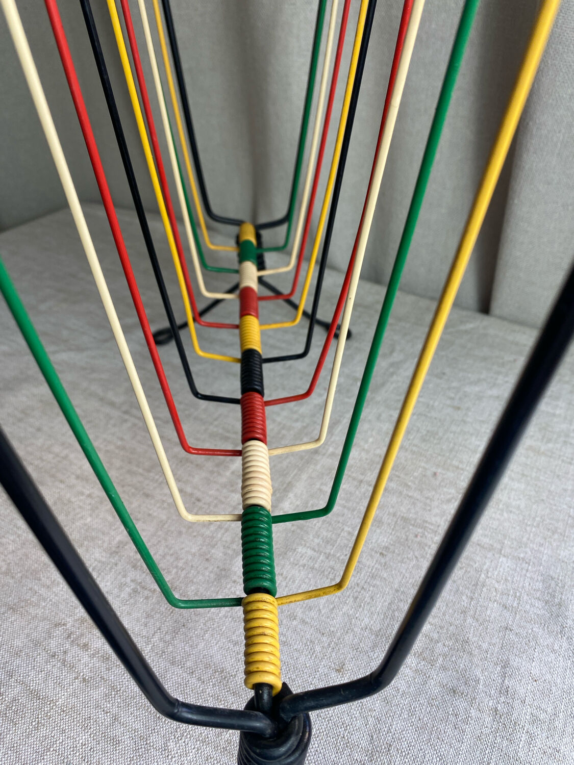 Scoubidou magazine rack, 1960s