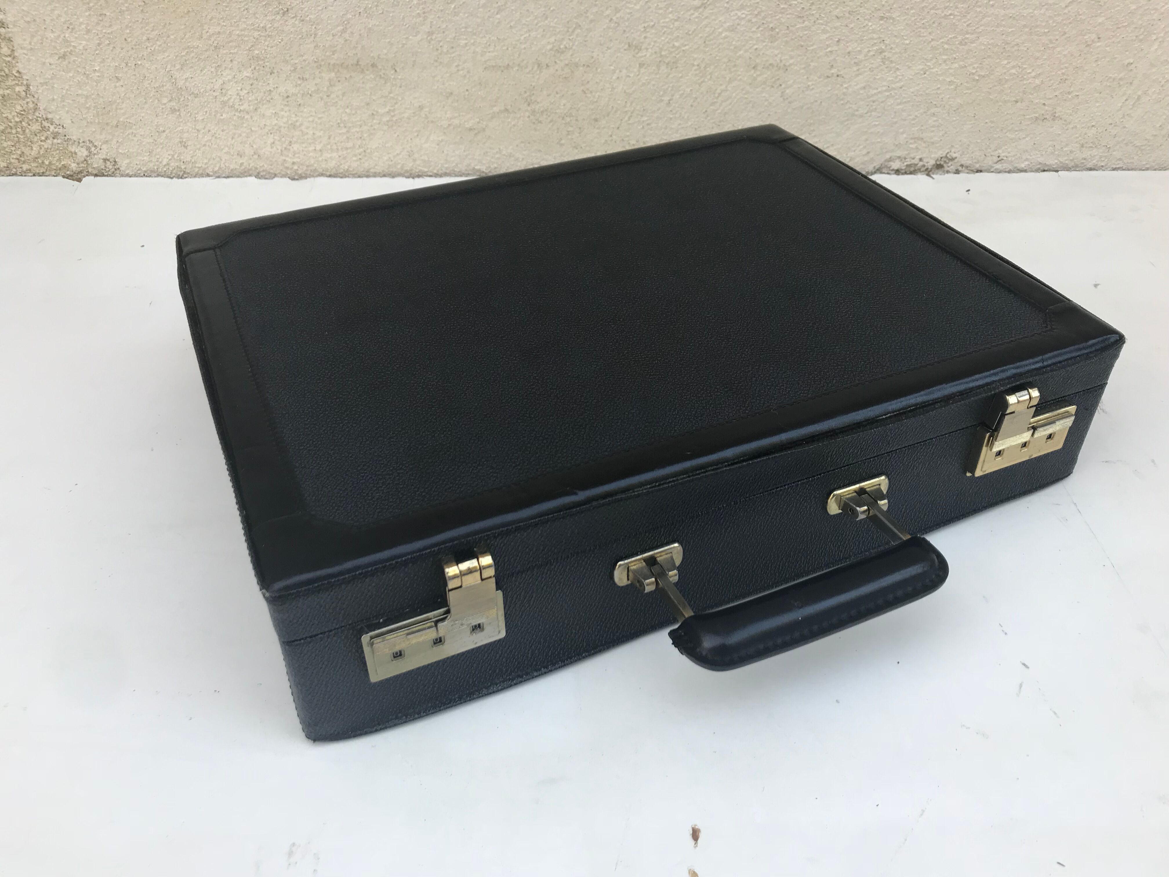 Old travel Gerard Henon leather black briefcase