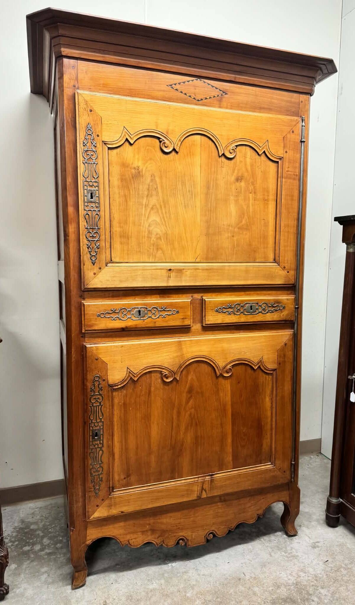 Bonnetière en merisier époque Louis XV