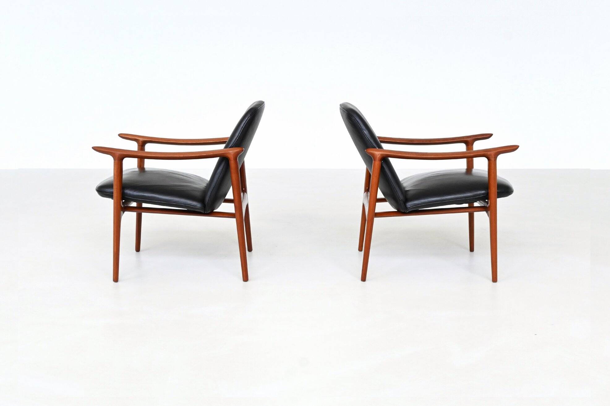 Paire de fauteuils scandinaves en teck et cuir Westnofa Norvège 1960