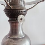 Lampe à Huile Kosmos Brenner En étain Avec Globe En Opaline Blanche