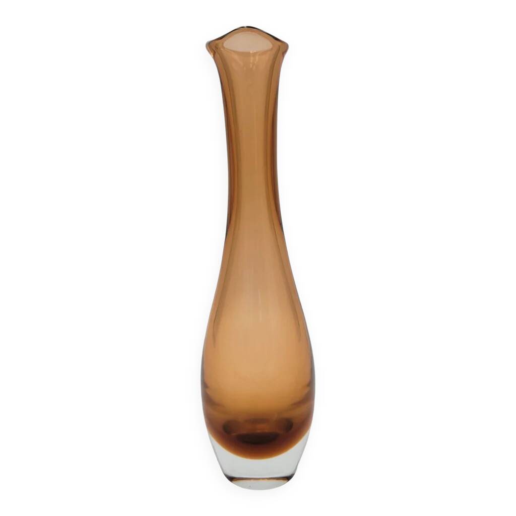 Vase en verre ambré