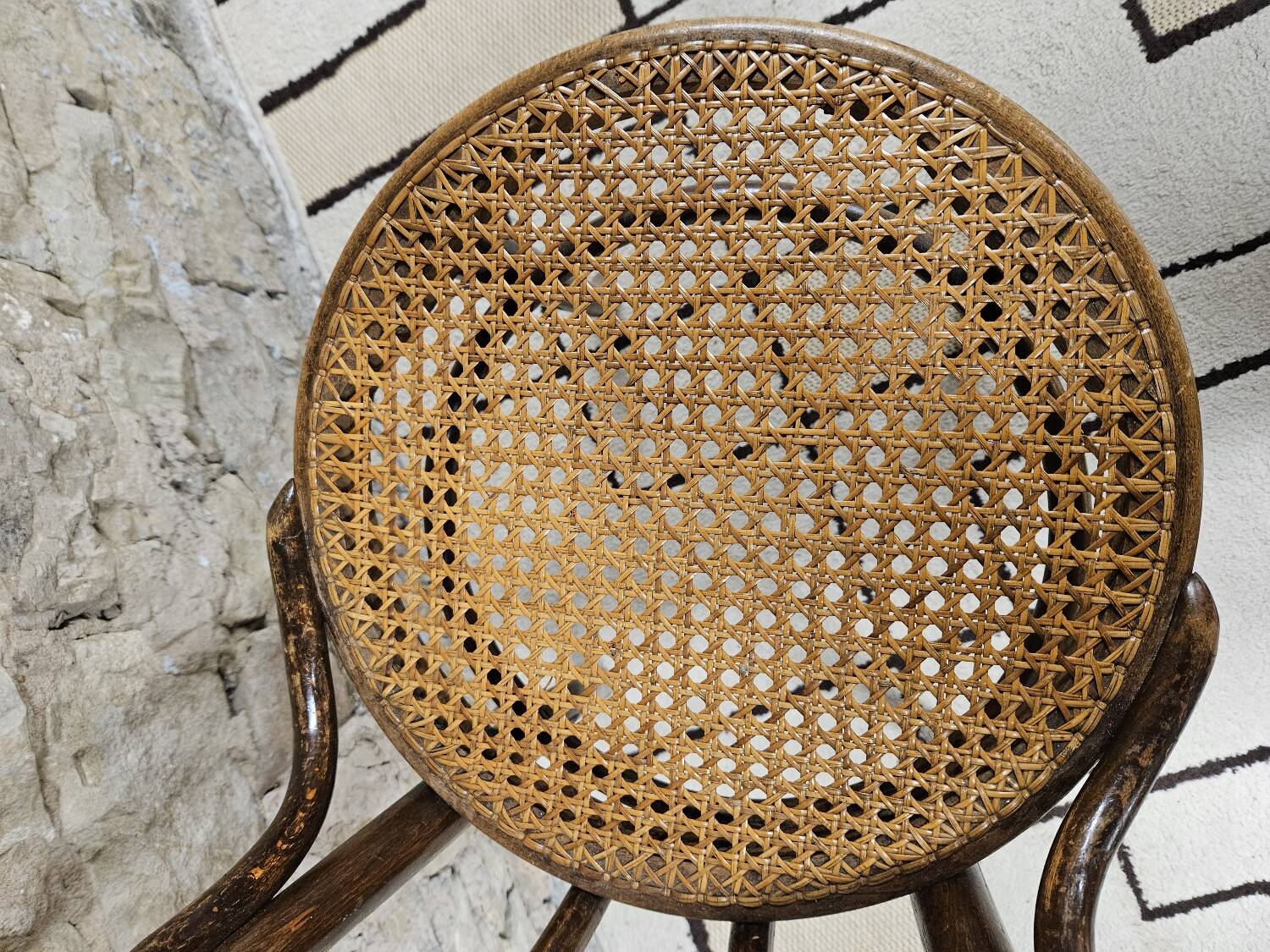 Pair of Thonet austria Nr 18 curved wood bistro chairs