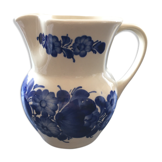 Pitcher indigo floral decoration