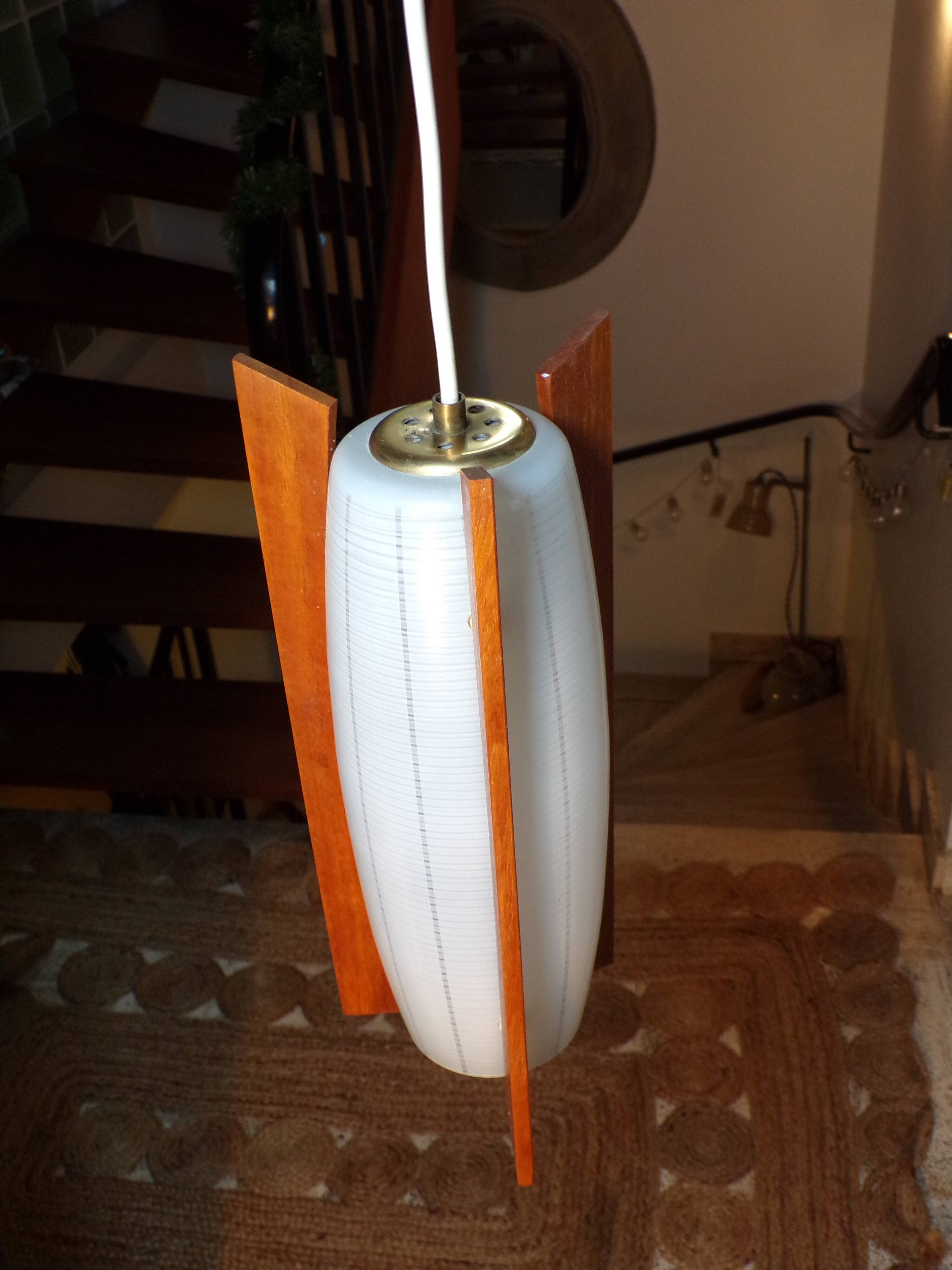 Suspension scandinave verre et teck